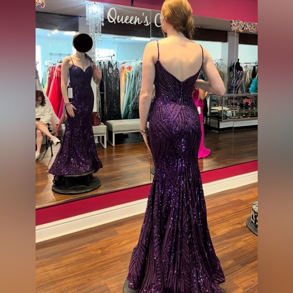 Ellie Wilde Size 6 Purple Backless Sequin Prom Dress